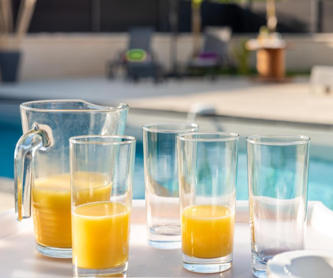 Villa Des Oliviers Sublime Villa Avec Piscine Chauffee Et Privee Et Baby Foot Bon-Encontre Ngoại thất bức ảnh